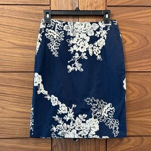 J Crew Navy "The Pencil Skirt" with Cream Floral Embroidery - Sz 2